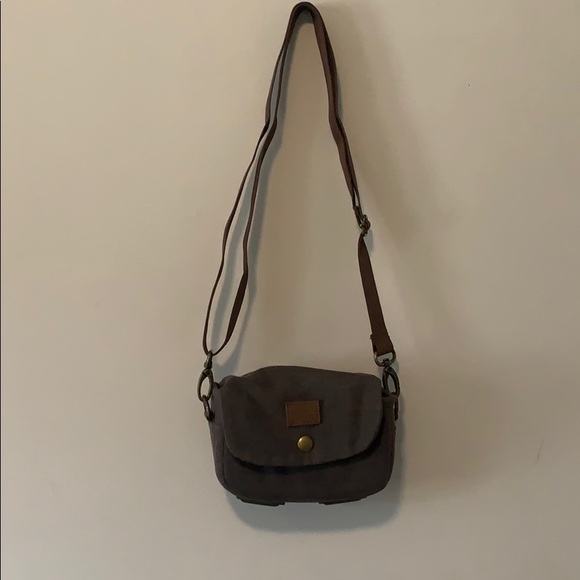 Roots Camera Bag - Picture 2 of 3